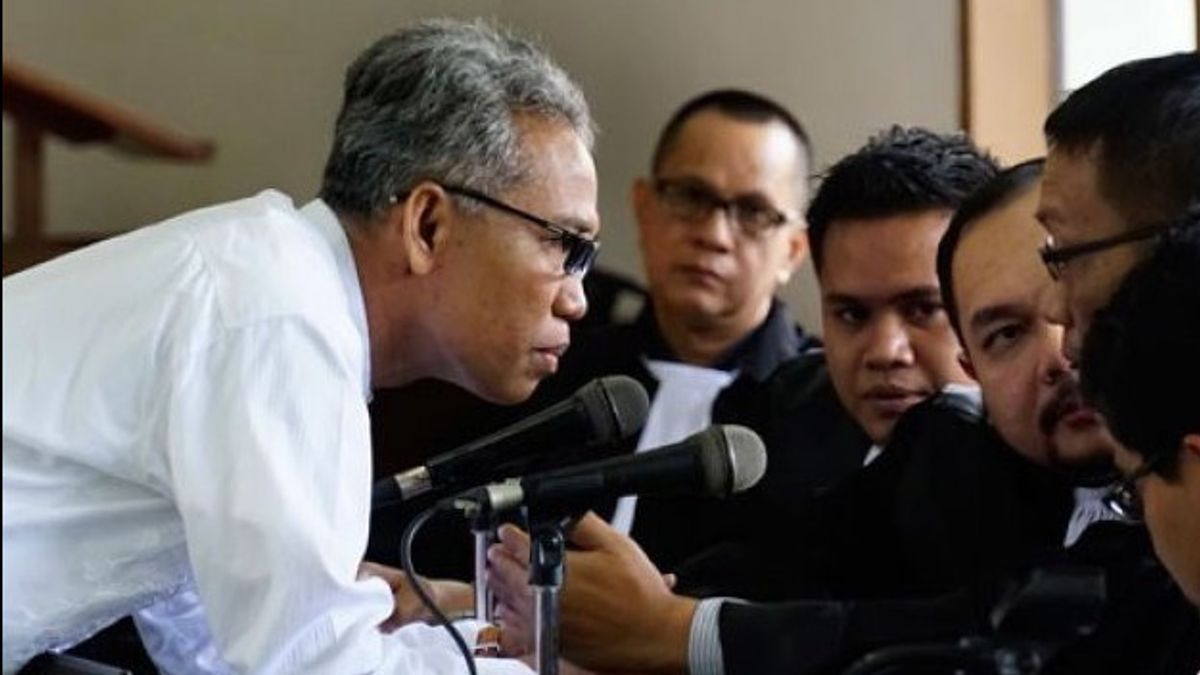 Buni Yani, Qui Avait L’habitude De Faire Emprisonner Ahok, A Rejoint Le Parti Ummat Besutan Amien Rais