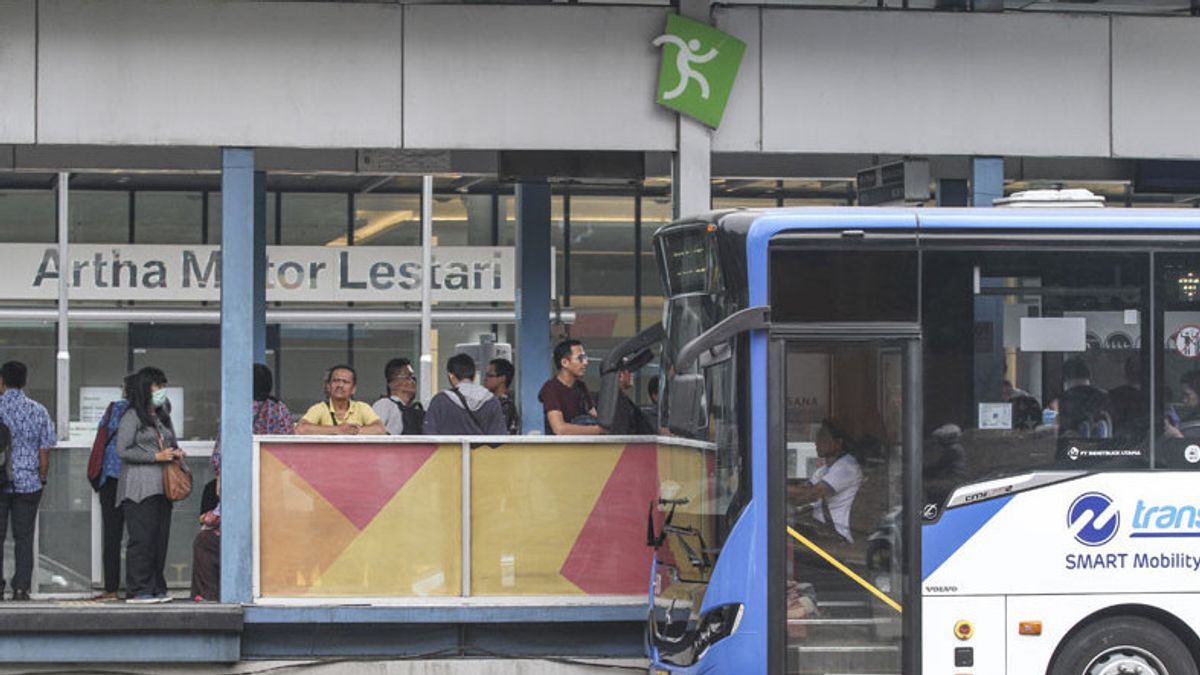 TransJakarta Revitalizes Bus Stops To Be Centralized To Senayan Roundabout
