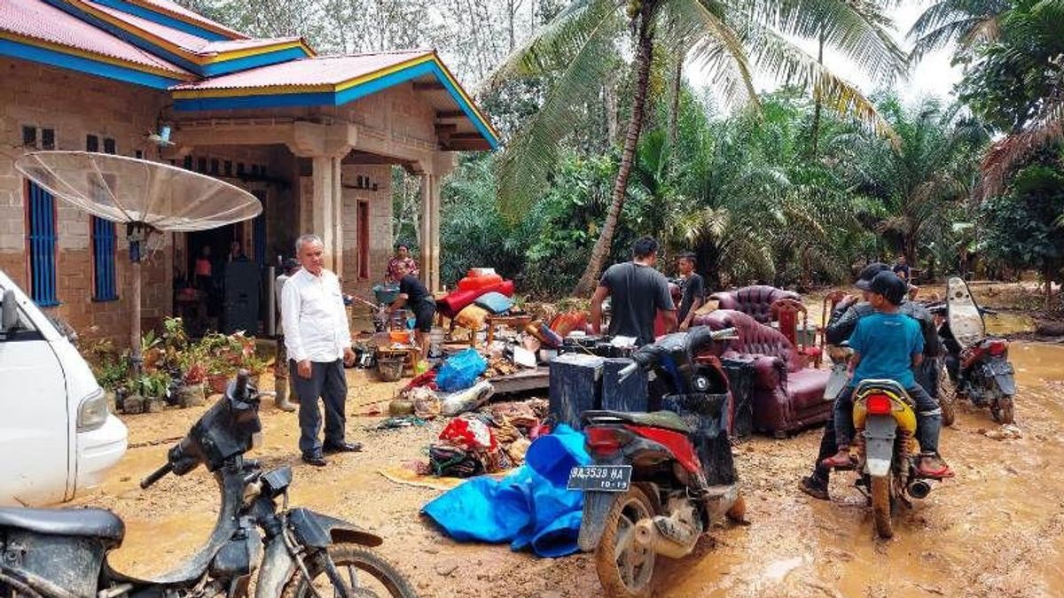 مستوطنات لاندا لفيضانات الهجرة العابرة في جنوب سولوك غرب سومطرة