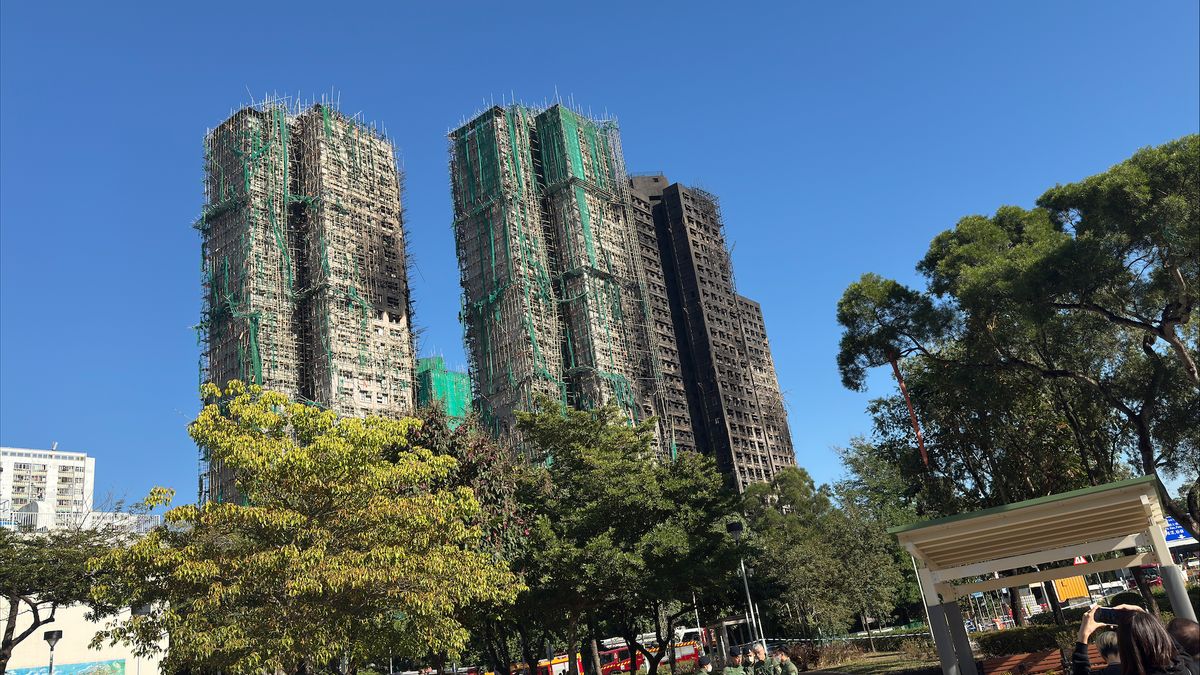 Polisi Hong Kong Tangkap 13 Orang terkait Kebakaran Mematikan Apartemen