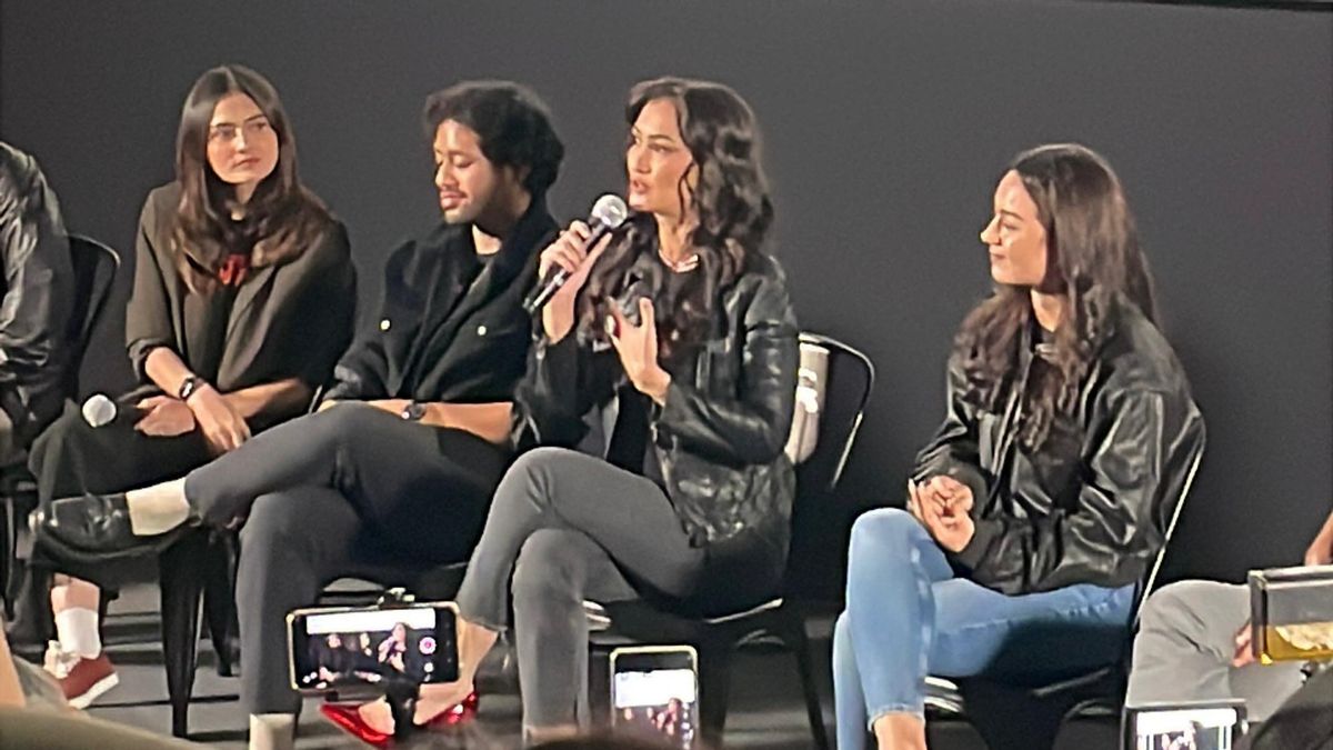 Atiqah Hasiholan Belajar Soal Ilmu Hitam Demi Peran Dukun di Film <i>Kampung Jabang Mayit</i>