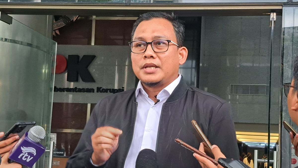 التحقق KPK على الفور من تقرير الفساد المزعوم لبنك Jateng الذي شحذ Ganjar Pranowo