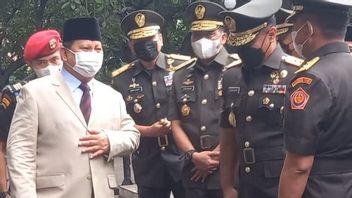 Minister Of Defense Probowo Doesn't Talk Much When Asked For Orbit Satellite 123
