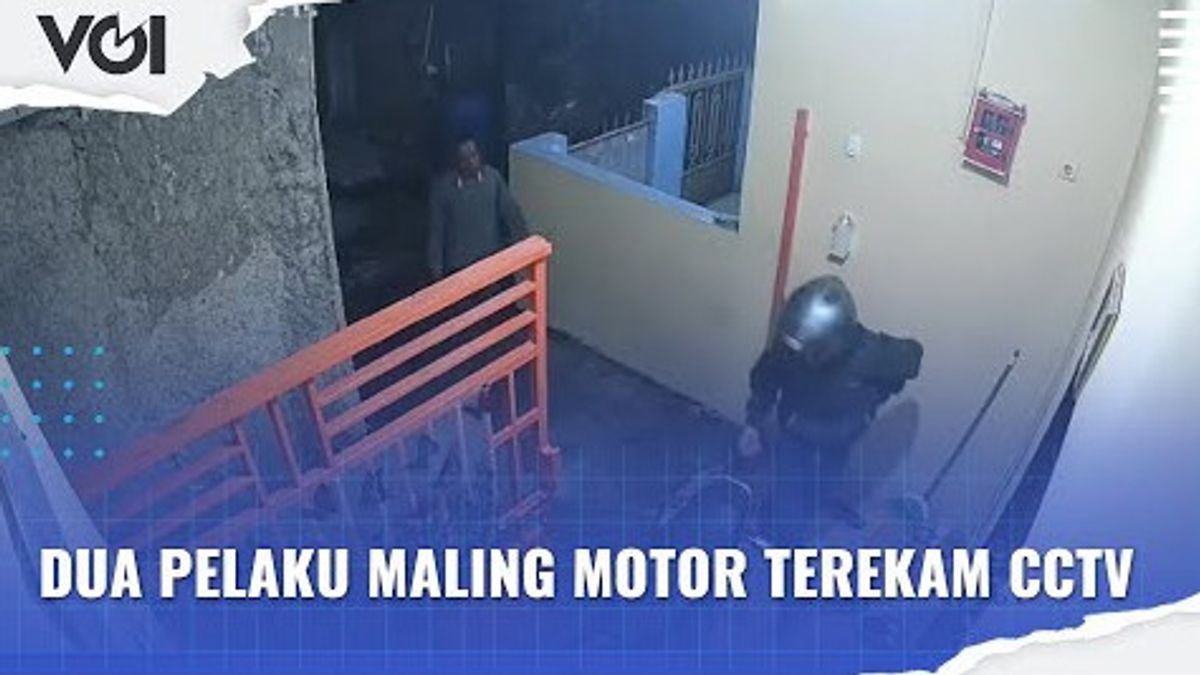 VIDEO: Satroni Rumah Warga di Gang Sempit, Dua Maling Motor Terekam Kamera CCTV