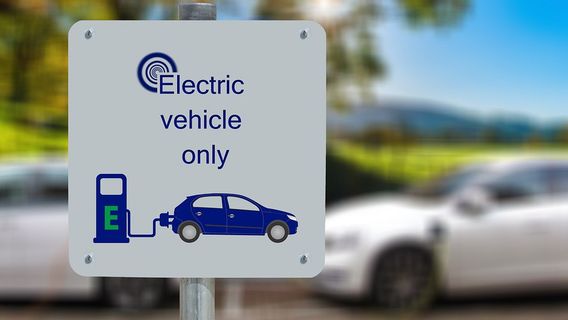 US Government Needs 100.000 Charging Stations For Government Electric Cars