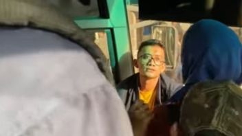 Véral sur Medsos, un homme en colère et en colère chauffeur de bus à l’aéroport de Soetta prétendument ODGJ