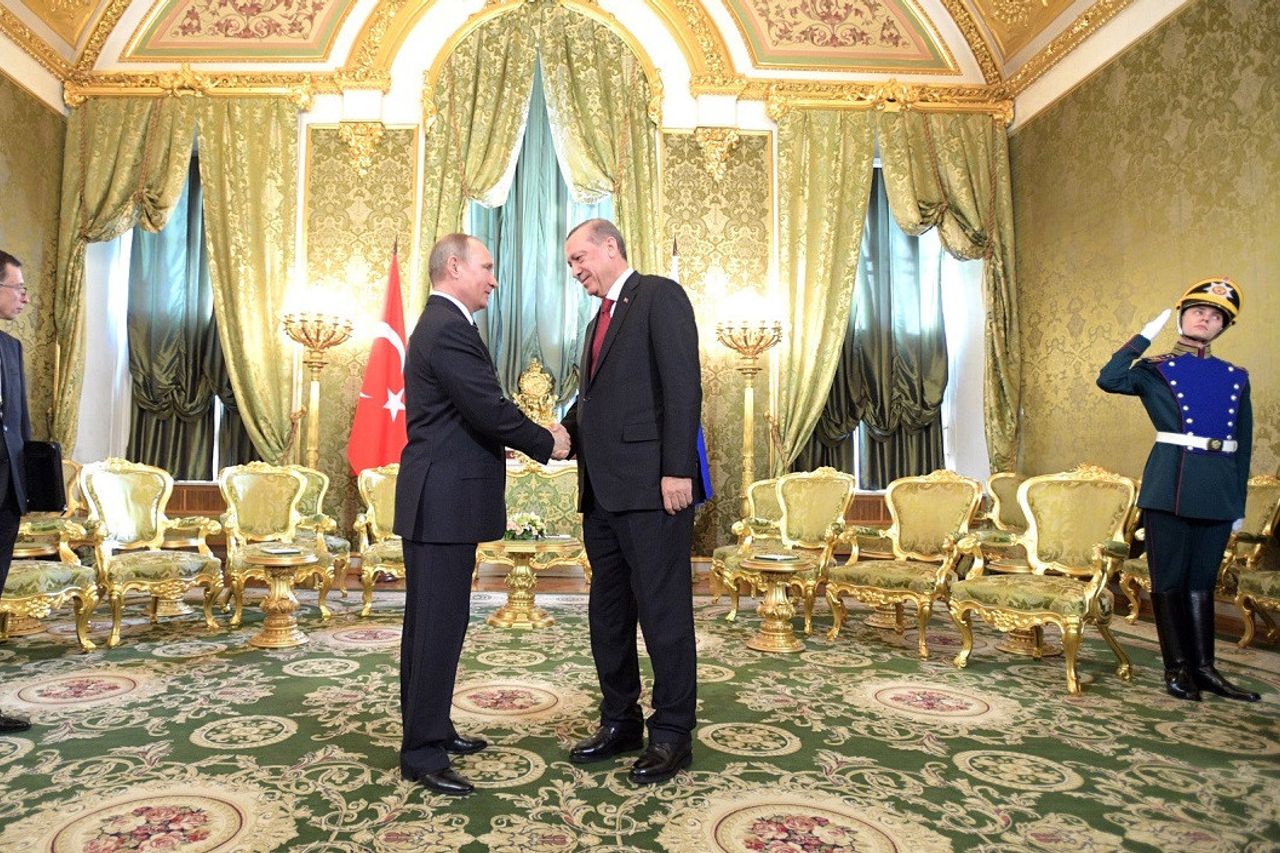 プーチン大統領、トルコ訪問の招待を受け入れる エルドアン大統領:ロシアとウクライナの緊張を解決したい