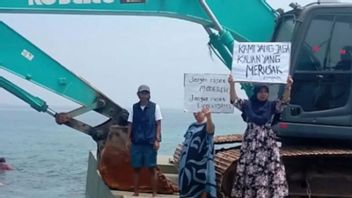 Rusak Lingkungan, Warga Tolak Pengerukan Pasir Laut di Pulau Pari