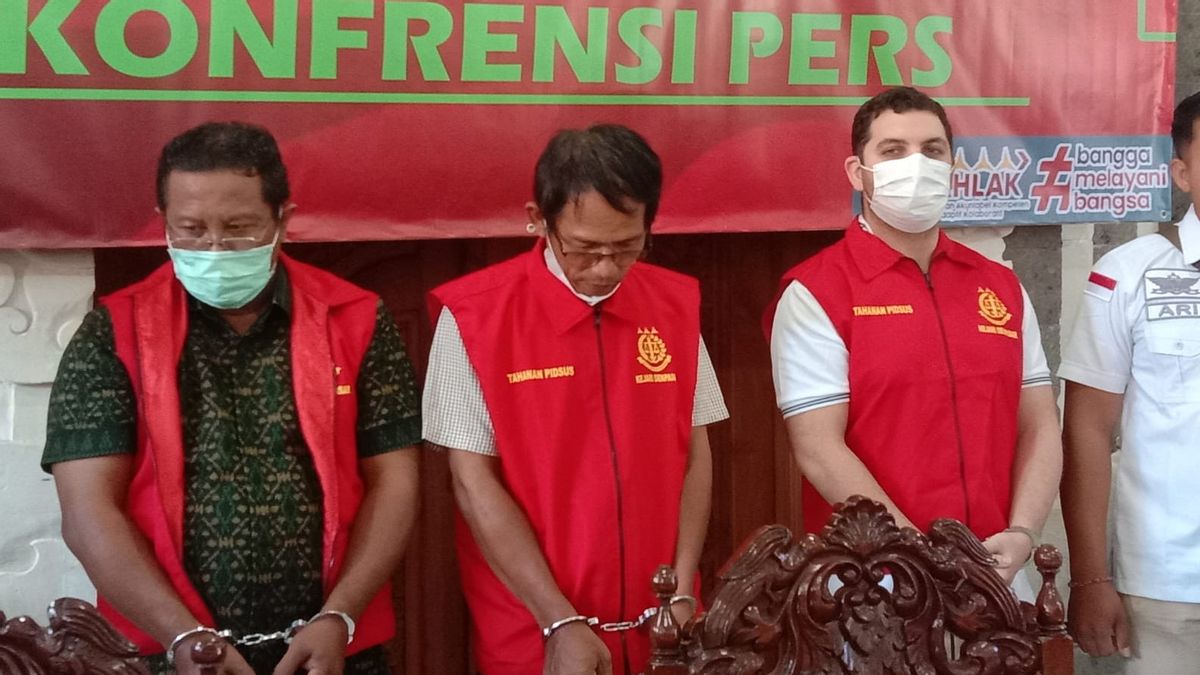 The Head Of Dusun And Honorary Employees Of The District Become Suspects Of Making Fake ID Cards For Ukrainian And Syrian Citizens In Bali