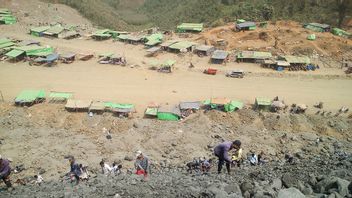 انهيار أرضي في منجم اليشم في ميانمار، وعشرات الأشخاص الذين يزعم أنهم مفقودون جرفتهم النفايات إلى البحيرة