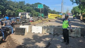 Antrean Mobil di Marunda Mengular, Polisi Imbau Pengguna Jalan Cari Jalur Alternatif