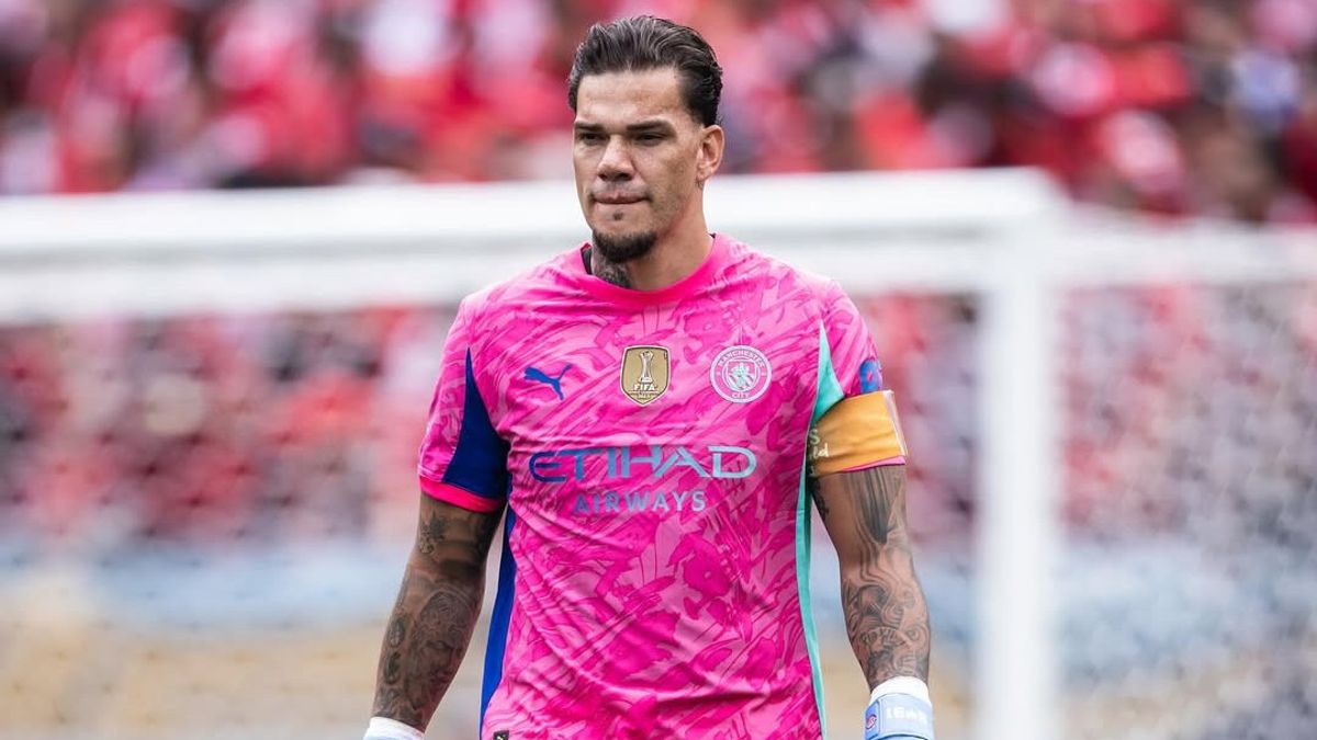 el Ederson figure sur la liste des trois joueurs sélectionnés par Galatasaray
