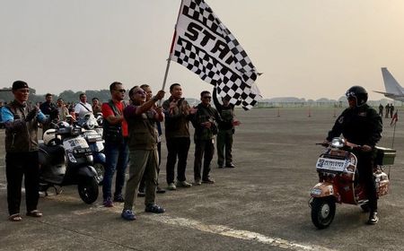 TNI AU Lepas Perjalanan Yohanes Mustamu Naik Scooter Listrik ke Italia