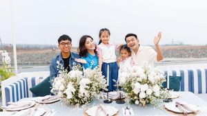Digosipkan dengan Betrand Peto, Sarwendah Pilih Rayakan Ulang Tahun Pernikahan ke-10 dengan Ruben Onsu