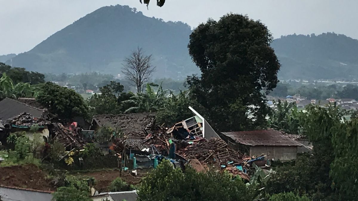 Sebut Korban Gempa Cianjur Masih Butuh Penanganan Nasional, Sekjen PMI: Pembersihan Puing Rumah Terkendala Alat Berat