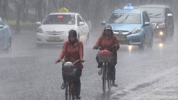 今日のジャカルタ天気予報:雷と強風を伴う雨の可能性があります