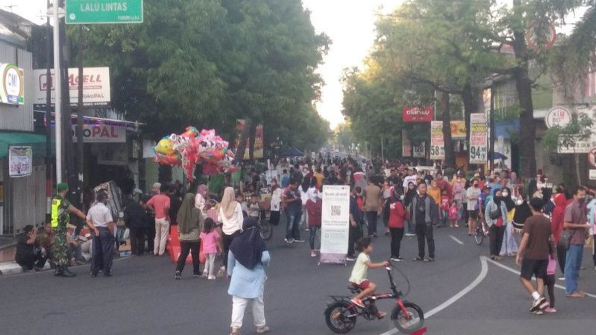 I'm Well! Hartopo Regent Allows All Street Vendors To Sell On Car Free Day In Kudus, As Long As...