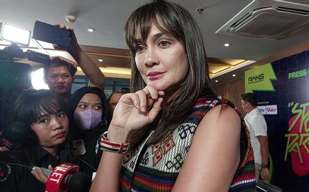 Tangan Luna Maya Cedera Gegara Tenis, Harus di Fisioterapi