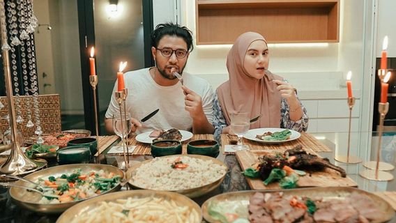 Netizens Call Ammar Zoni Playing Victim After Uploading Wise Messages About Great Women