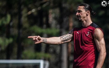 Ibrahimovic Langgar Prokes di Restoran Milan, Tanpa Masker Dikelilingi Gelas-Gelas Anggur