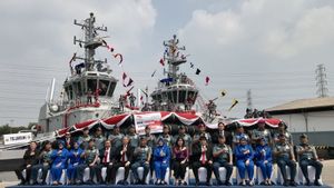 TNI AL Terima 2 Kapal Tugboat Buatan Industri Dalam Negeri