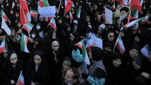 Demo Iran Tewaskan 500 Orang, DPR Desak Perlindungan WNI