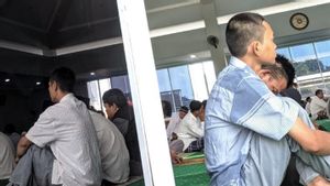 Fatwa Salat di Masjid: Kita yang Tanggung, MUI yang Jawab