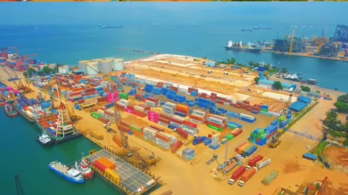 因此,印度尼西亚共和国第一个绿色港口,Progress Container Yard Batu Ampar Port实现21.95%的成绩。