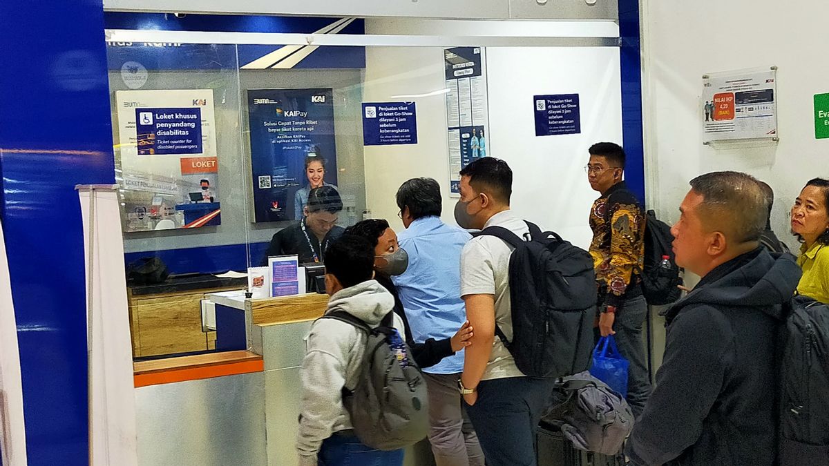 The Number Of Train Ticket Refund Passengers At Gambir Station And Pasar Senen Due To Semarang Floods, Has Not Been Recorded