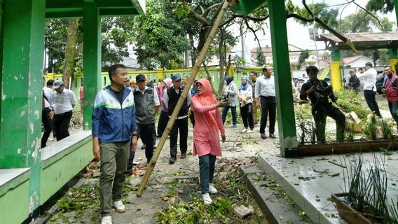 Pj Gubernur: Perbaikan SD Tertimpa Pohon di Cimahi Gunakan BTT