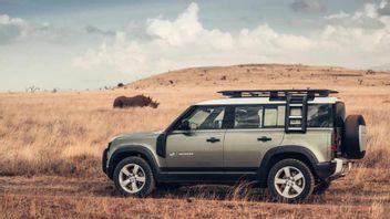 Land Rover Confirms Next Generation Defender Potentially Presents EV Version