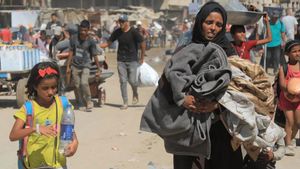 Israel Claims Allow 100 Trucks To Enter Gaza