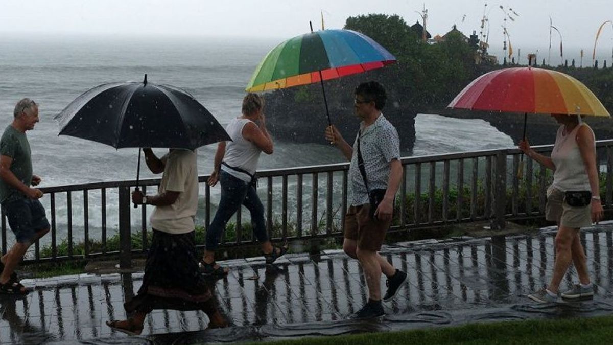 Cuaca Rabu 24 April, Mayoritas Kota Besar Diguyur Hujan
