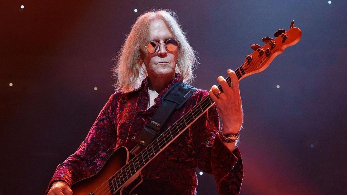 Tom Hamilton, le bassiste Aerosmith, Premier concert avec un nouveau groupe