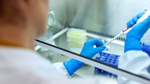  Sebut Mutasi Varian Omicron Tingkatkan Penularan, Penemu Vaksin AstraZeneca: Pandemi Berikutnya Lebih Mematikan