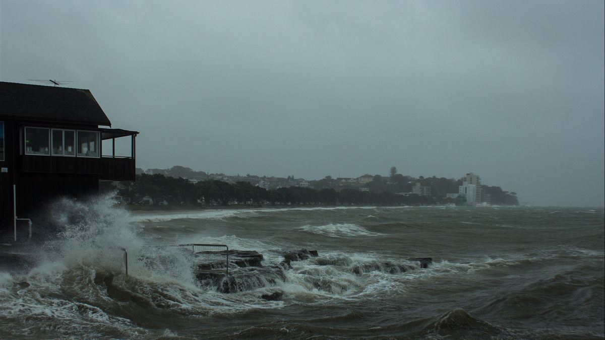 إعصار غابرييل بعيد عن نيوزيلندا ، رئيس الوزراء هيبكنز: تركيزنا على الإنقاذ
