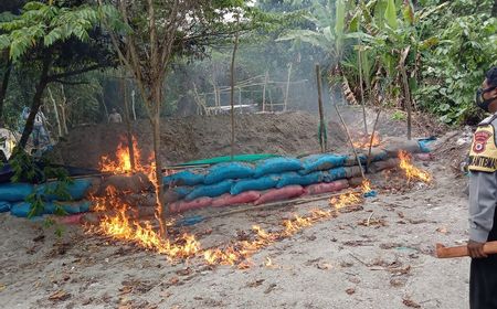 Tambang Emas Ilegal di Gunung Botak Maluku Masih Berlangsung, Polisi Bakar 25 Kolam Berbahan Sianida