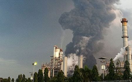 Pertamina Balongan Tersambar Petir, Ahli: Karakteristik Petir Indonesia Berbeda dengan Petir Subtropis