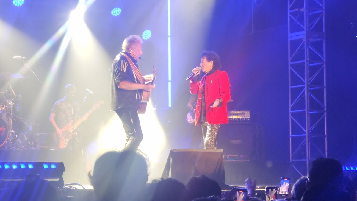 Rayakan 50 Tahun Berkarya, Air Supply Suguhkan Malam Penuh Cinta untuk Penggemar di Jakarta