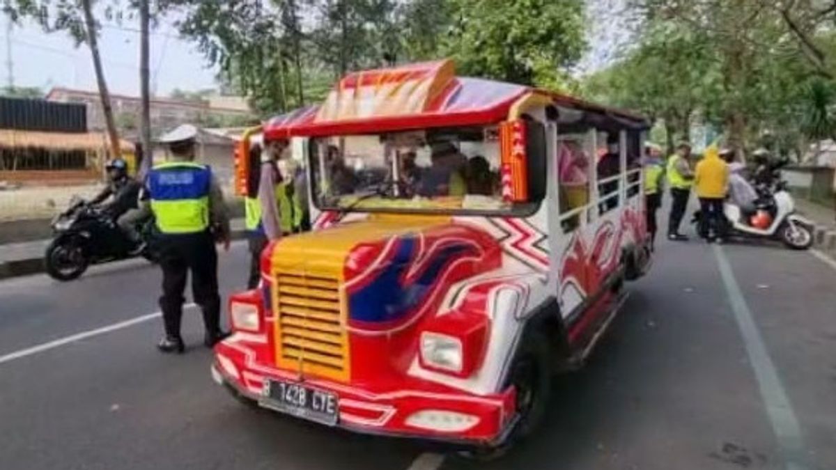 Polisi Bakal Tindak Mobil Odong-odong Jika Melintas di Jalan Raya