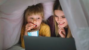 Gadget Bukan Musuh, Begini Cara Pakai yang Sehat untuk Anak