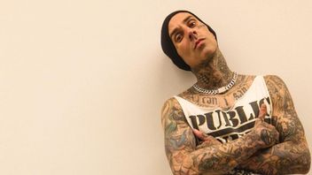 11 Ans De Traumatisme Travis Barker Se Prépare à Voler à Nouveau En Avion