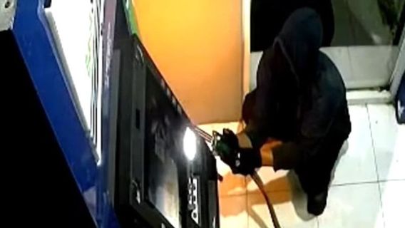 2 voleurs de distributeurs automatiques avec Las à Pangkep arrêtés par la police