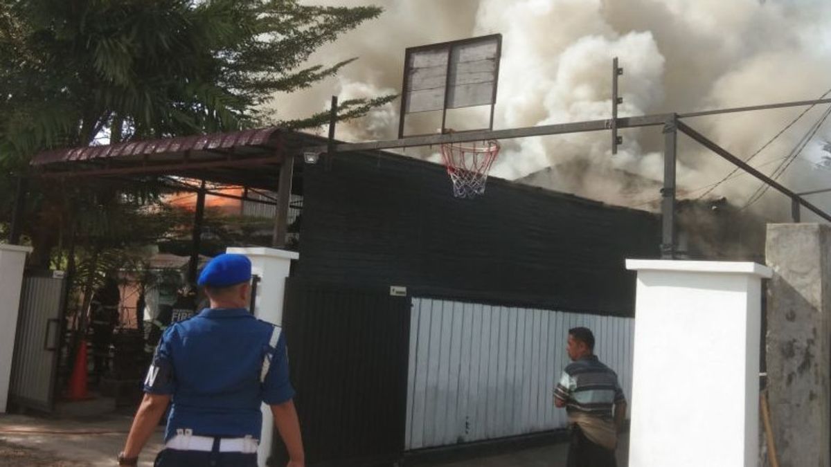 Lagi! Pabrik Roti Terbakar di Padang Saat Libur Lebaran, Tak Ada Korban Jiwa