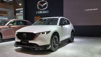 تعرض مازدا سلسلة سيارات الدفع الرباعي المميزة في IIMS 2025 ، وتقدم CX-80 PHEV كنجم رئيسي