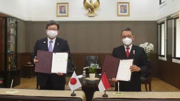إندونيسيا واليابان توقعان التعاون في مجال نقل الطاقة
