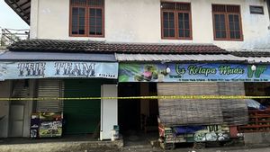 Residents Still See Madura Shopkeepers In Pamulang Relaxing Coffee Serving Police Dressed In Thugs