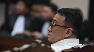 Rajo Emirsyah yang Umrah Pakai Duit Judi Online Divonis 10 Tahun Penjara