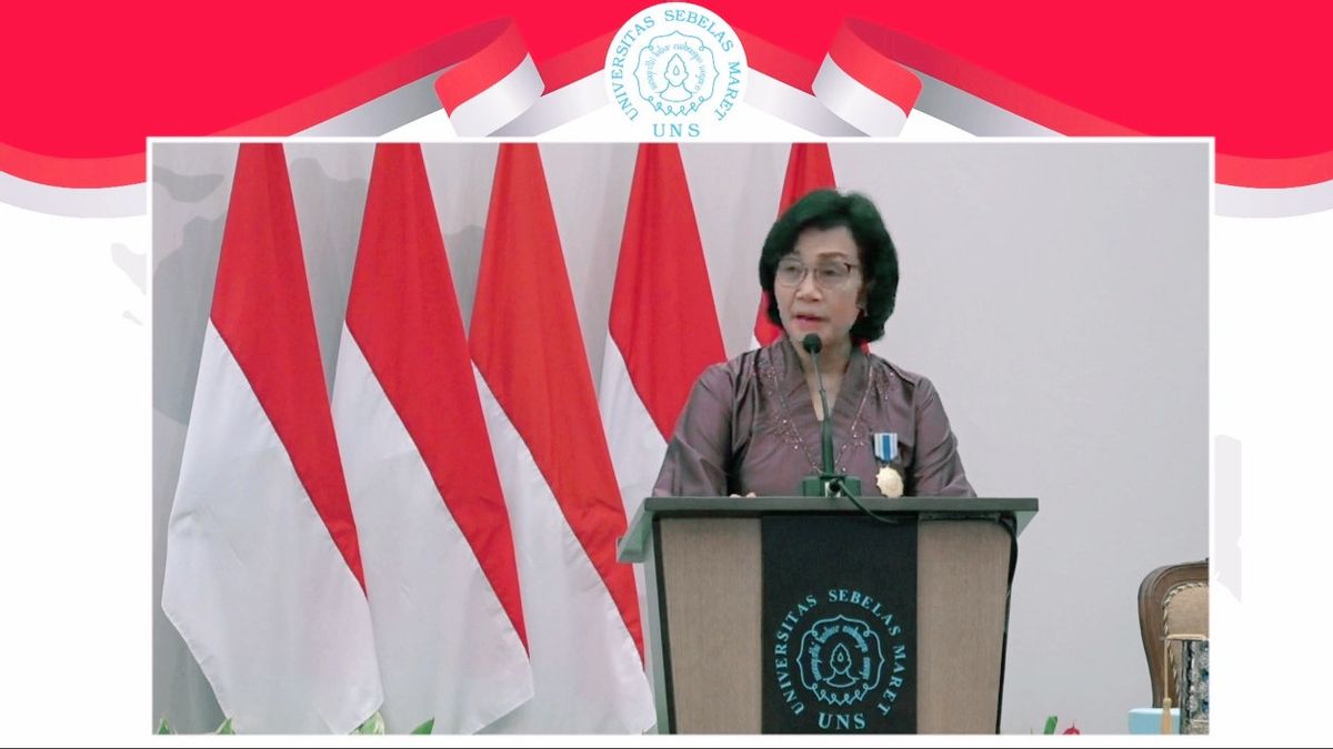 Received An Award From UNS Regarding State Budget Management, Sri Mulyani: This Is The Hard Work Of All Staff