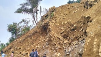 地质学家将参与识别巴东帕里亚曼科洛姆火山口遗址的发现